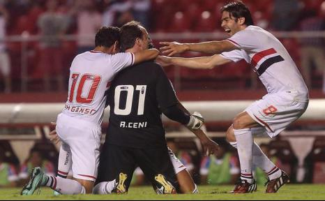 Rogério Ceni atravessa boa fase e reconhece que não está preparado para pendurar as chuteiras - Foto: Carlos CHiri - São Paulo.Net