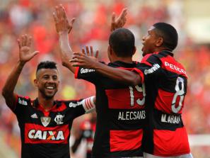 Flamengo pode surpreender o irregular Internacional no Maracanã