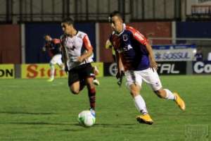 Oeste x América-MG – Rubrão pega o baleado Coelho para fugir do Z4