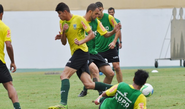 América-MG treina forte visando o Oeste