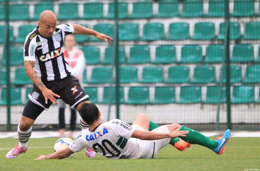 Mazola fez grande jogada no quarto gol do Figueira - Luiz Henrique/ Figueirense F.C