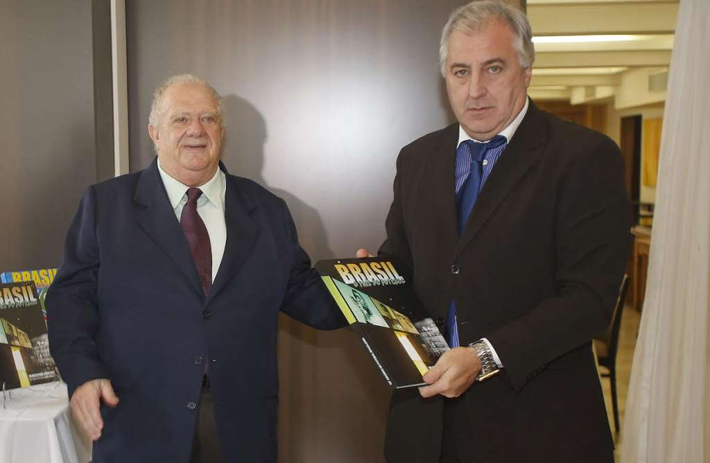 Mustafá Contursi e Martorelli, presidente do Sindicato dos Atletas Profissionais de São Paulo