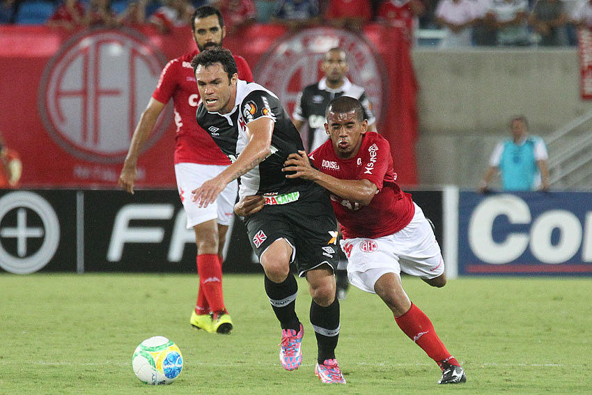 Vasco perdeu mais uma e se distanciou da líder Ponte Preta