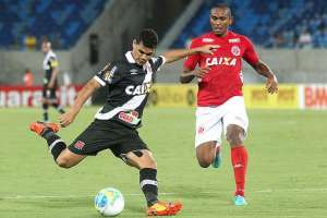 Série B: Vasco volta ao Rio e mostra abatimento após derrota