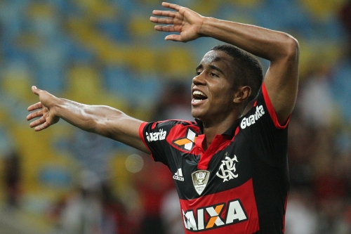 Gabriel marcou os dois gols da vitória rubronegra no Maracanã