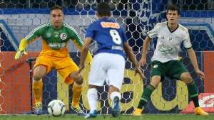 Após falha, Prass admite frustração com o empate do Palmeiras