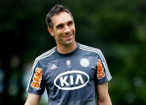 Nova zaga agrada e Prass questiona volta de Lúcio