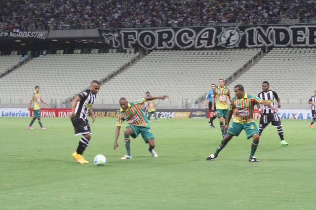 Ceará tenta a vitória à qualquer custo para entrar no G4