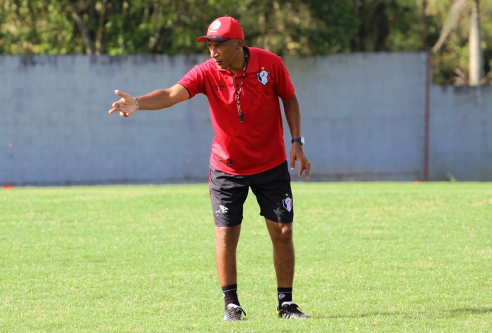 Hemerson Maria pode colocar Joinville na liderança