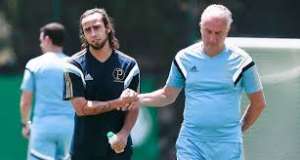 Dorival vê Valdivia descansado para clássico de sábado