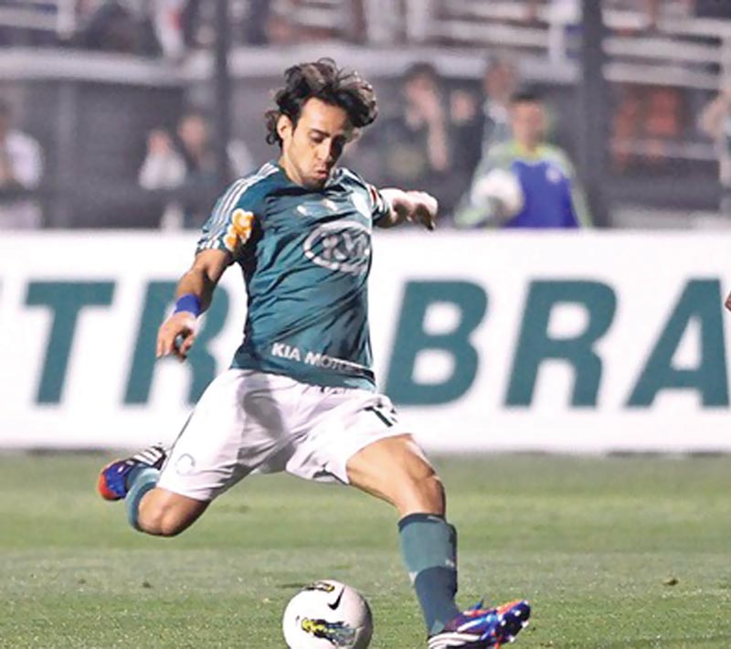 Valdívia foi liberado e vai para o jogo