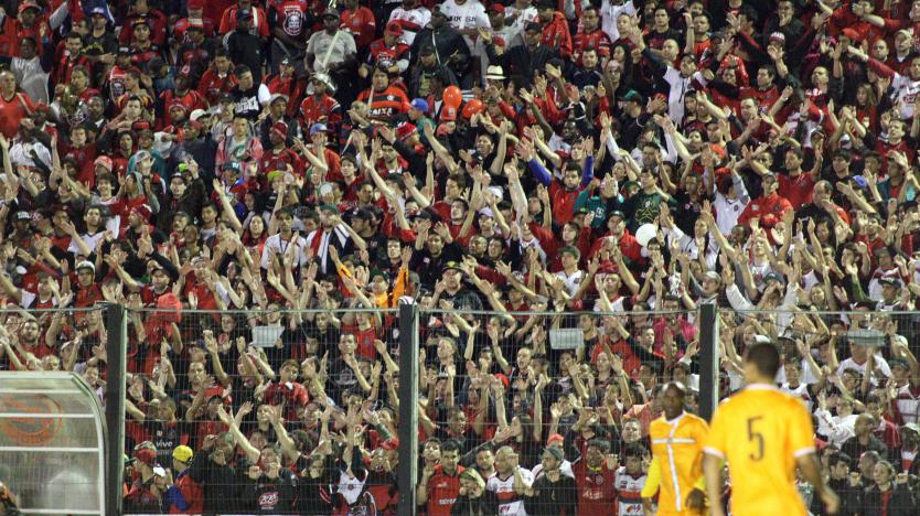 Diante do Brasiliense, no primeiro jogo das quartas de final, a torcida 'Xavante' lotou o estádio Bento Freitas