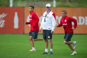 Abel fecha treino e só confirma volta de D'Alessandro