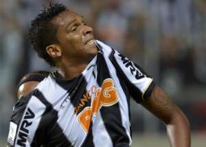 Jô é reintegrado e Levir espera contar com atacante