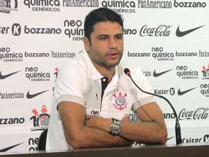 Ex-zagueiro do Corinthians, William processa clube por direitos de arena