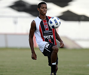 Everton Sena, do Santa Cruz, pode ser reforço do Palmeiras em 2015