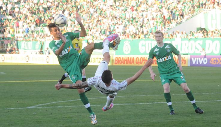 Chapecoense mostrou valentia, sofreu o gol no começo e só empatou aos 45 minutos do segundo tempo. - Foto: Chapecoense - Oficial