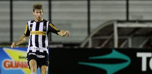 Bolatti foi o nome o Botafogo contra o Flamengo