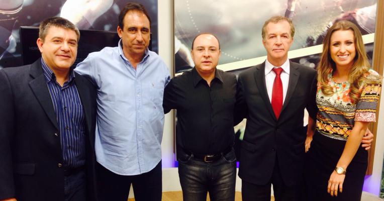 Guina Paiva, o técnico Luis dos Reis, o diretor do Futebol Interior, Artur Eugênio Mathias, Luiz Balbo, presidente do Rio Claro, e Ana Cecília - Foto: Reinaldo Costa