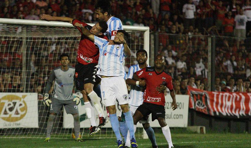 O Brasil de Pelotas derrotou o Londrina na semifinal da Série D