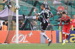 Marquinhos quer ajudar Argel Fucks na briga do Figueirense contra o rebaixamento