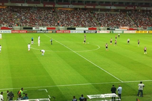 Santa Cruz atropela o Vila Nova e encosta no G4