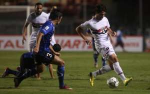 Com três jogos fora, São Paulo luta contra o desgaste
