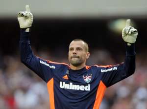 Longe de acertar com Fluminense, Diego Cavalieri está na mira de Flamengo e Palmeiras