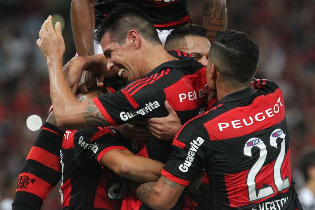 Flamengo venceu o Atlético-MG por 2 a 0 e possui vantagem