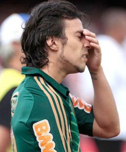 Paulo Nobre diz que tentará de tudo para renovar com Valdívia no Palmeiras