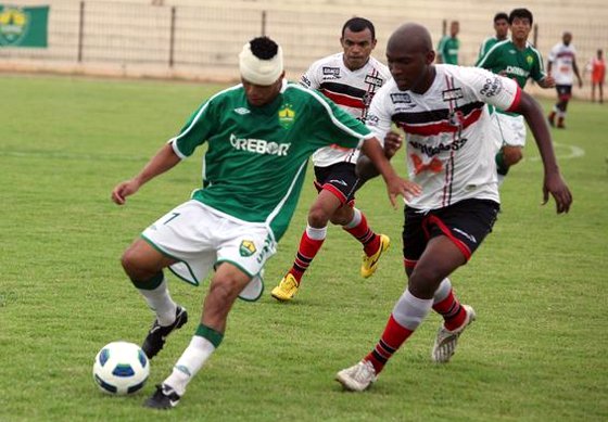 Assim como o Tombense, o Santa Cruz-PE também venceu o primeiro jogo da semifinal por 1 a 0, mas em 2011