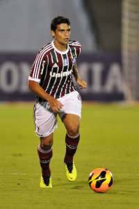 Jean voltará a jogar como volante no Fluminense diante do Goiás