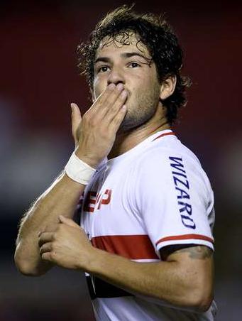 Diante do Criciúma, Pato continua de fora do time titular do São Paulo