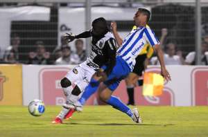 Série B: Chico Lins, do Avaí, minimiza atraso salarial e sugere noitadas do elenco