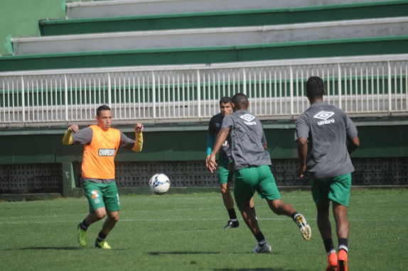 Chapecoense vai ofensiva para pegar o Flamengo