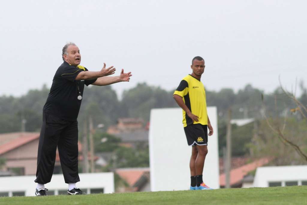 Toninho Cecílio fará sua estreia no comando técnico do Criciúma
