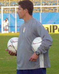 Betinho, do Confiança, sabe que terá pela frente um Tombense técnico e guerreiro