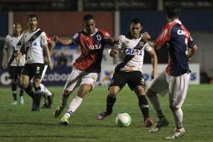 Paraná 1 x 1 Vasco - Com um a mais, Vascão busca empate nos acréscimos