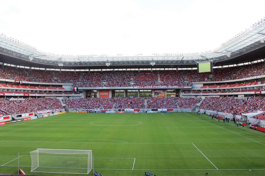 O jogo aconteceu na Arena Pernambuco, que esteve repleta de torcedores do Santa Cruz