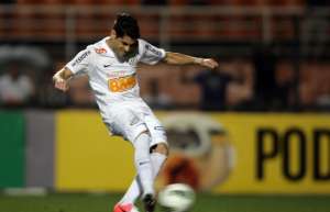 Argentino Patito Rodríguez não acerta com clube da Malásia e fica no Santos