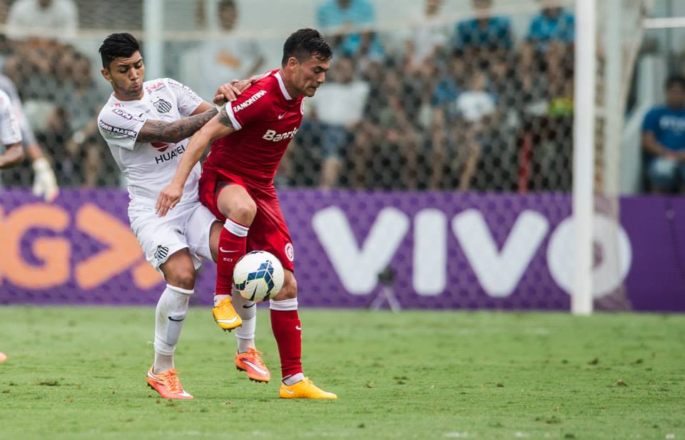 O jogo foi muito disputado na Vila Belmiro 