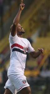 São Paulo ganha, segura a vice-liderança e ainda ameaça o Cruzeiro no Brasileiro Chevrolet