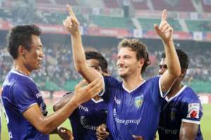 Na Índia, Elano critica cenário do futebol brasileiro