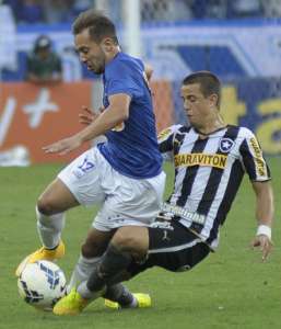 Marcelo Oliveira pede para Cruzeiro esquecer concorrentes