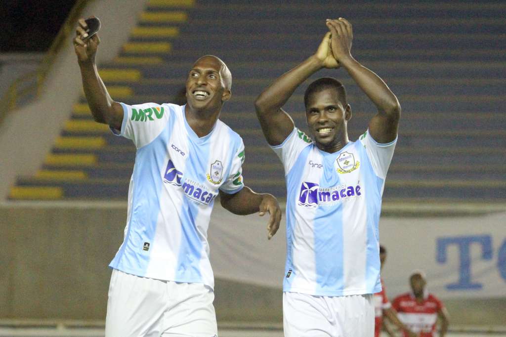 Macaé goleou o CRB por 4 a 0 e está perto da final da Série C