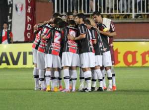 SÉRIE B: Joinville enfrenta Sampaio e seca Avaí contra Oeste para confirmar acesso à Série A