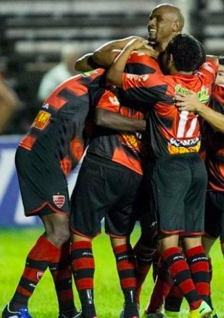 Oeste busca a vitória para deixar a zona de rebaixamento