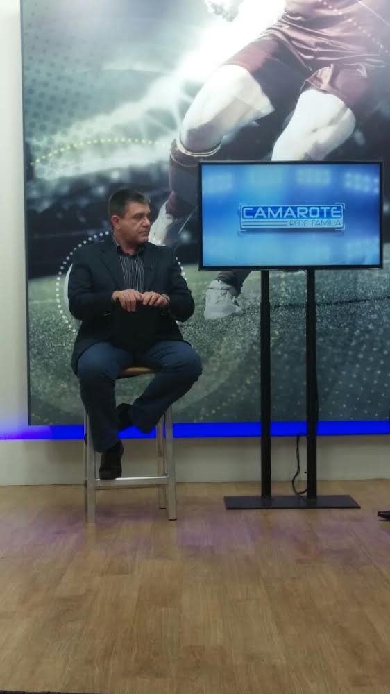 Guina Paiva é o apresentador do Camarote Rede Família