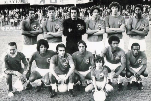 Marinho (2º agachado da esquerda para direita) com grande time do Colorado