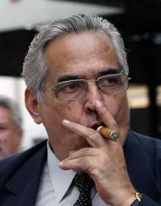 Força Jovem do Vasco briga durante convenção de Eurico Miranda